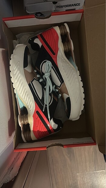 Yepyeni Kadın 39 Nike Shox