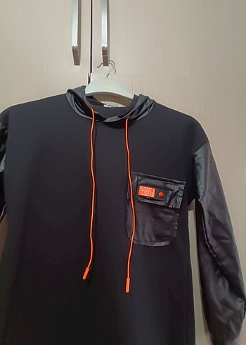 l Beden Kemerli Siyah Kapüşonlu Mini Sweatshirt
