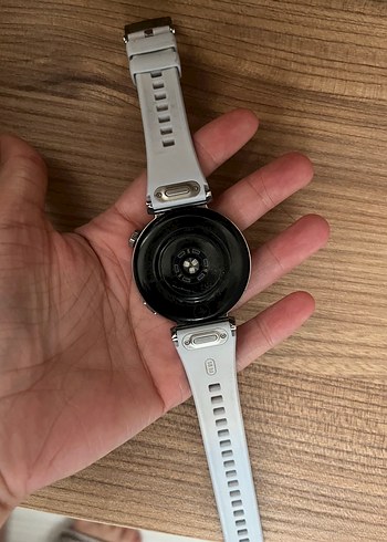 Beden Renk Gri ve Turkuaz Akıllı Saat Gt5 konuşma özellikli