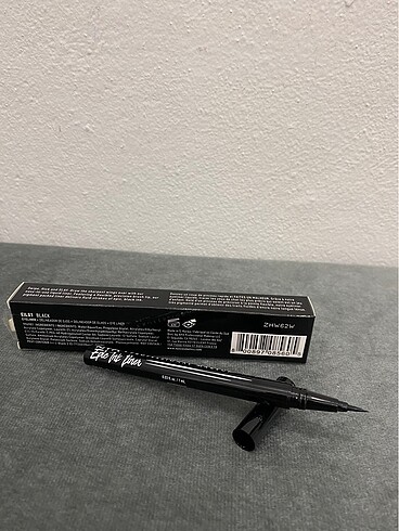  Beden Nyx eyeliner
