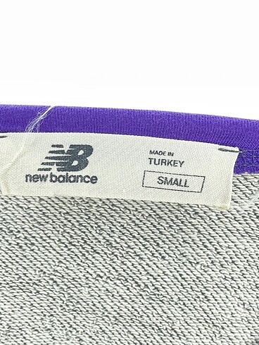 s Beden gri Renk New Balance Sweatshirt %70 İndirimli.