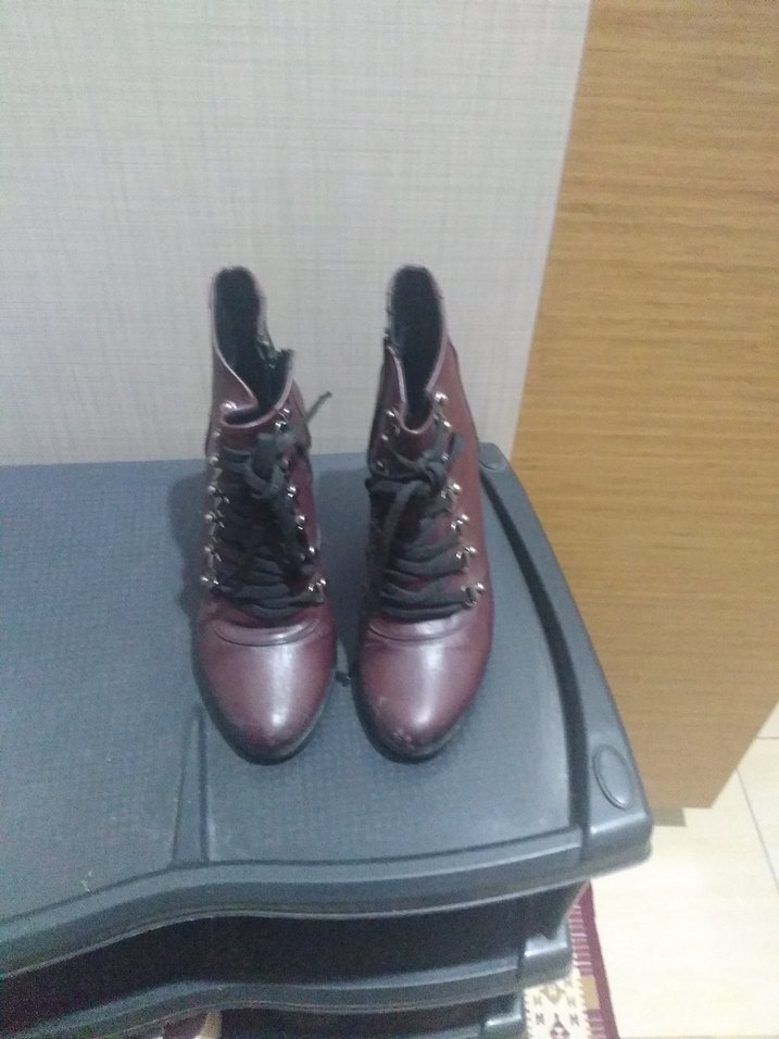 Bordo Deri Tokalı Kadın Bot — görsel 2/3