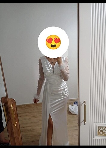 Diğer Beyaz saten elbise yırtmaçlı