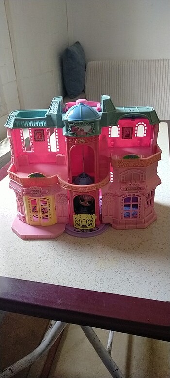 Barbie evi