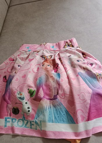 Diğer Elsa ve anna'lı etek turuncu etek ikisi bir arada