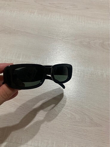 Beden Mango gözlük ince yüz için