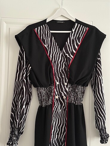 Zebra Desenli Beli Büzgülü Bluz