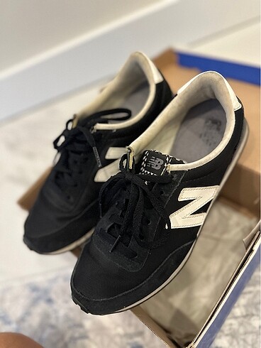 37,5 Beden siyah Renk Newbalance spor ayakkabı