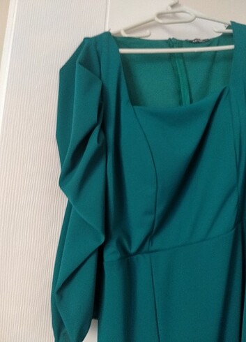 Zümrüt yeşili abiye elbise - Görsel 6