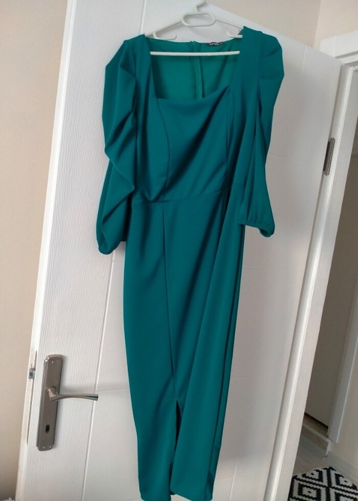 Zümrüt yeşili abiye elbise - Görsel 2