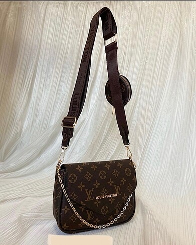 Louis Vuitton Omuz çantası