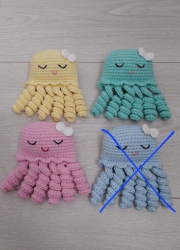 Örgü Amigurumi Süslü Ahtapot Anahtarlık 