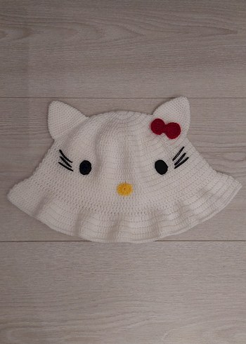 Örgü Hello Kitty Çocuk Şapkası 5-10 Yaş