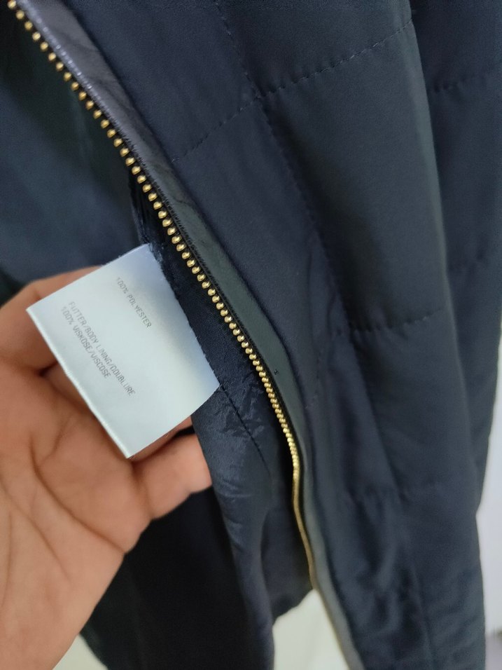 Siyah ince şişme mont - Görsel 5