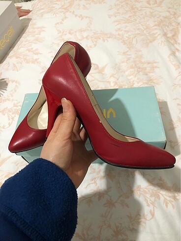 35 Beden kırmızı Renk Stiletto