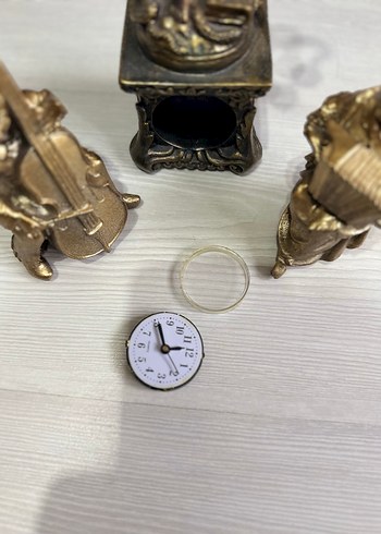 Koyu Altın Renkli Adalet ve Müzik Figürleri - Görsel 5