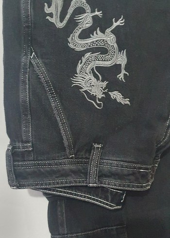 Siyah Baskılı Bol Kesim Kadın Kot Pantolon - Görsel 2