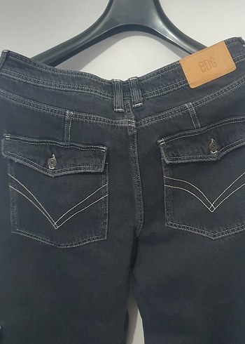 Siyah Baskılı Bol Kesim Kadın Kot Pantolon - Görsel 3