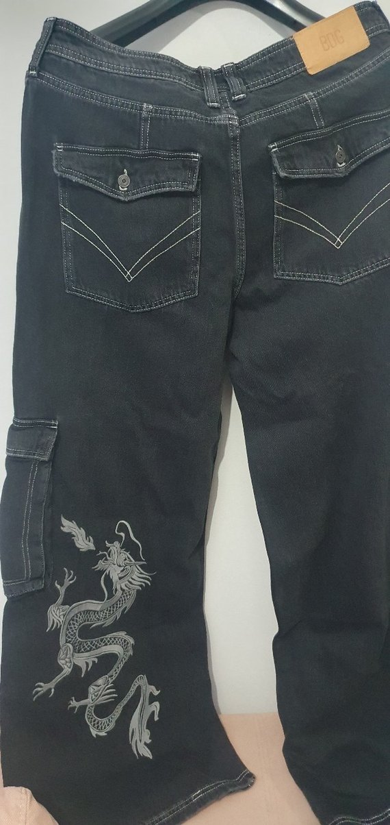 Siyah Baskılı Bol Kesim Kadın Kot Pantolon - Görsel 4