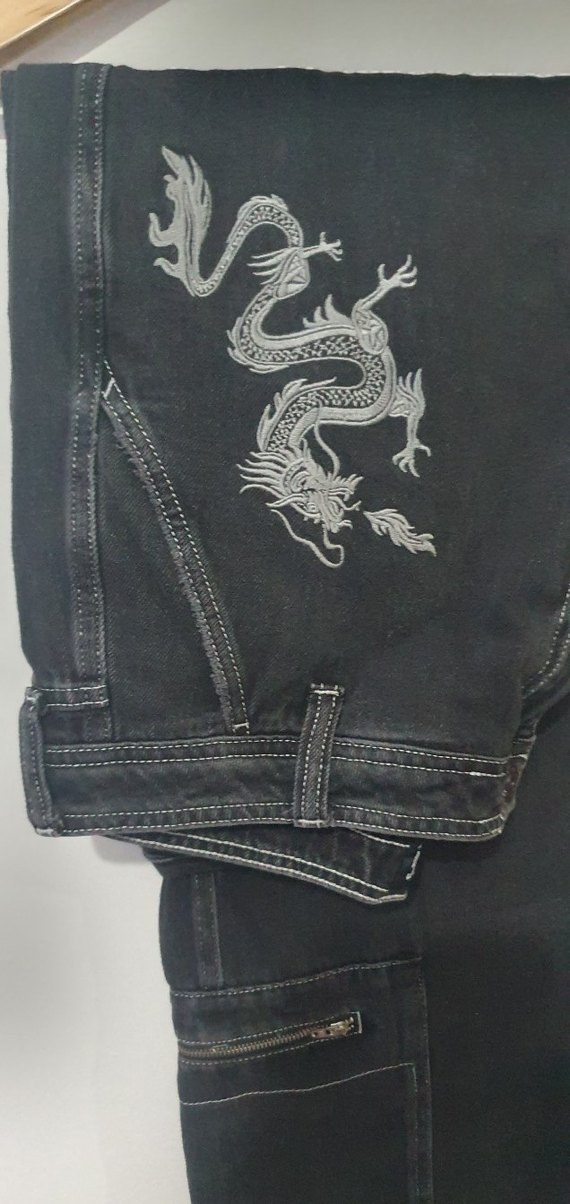 Siyah Baskılı Bol Kesim Kadın Kot Pantolon - Görsel 2