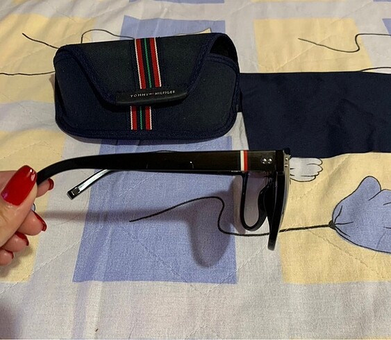 Beden Tommyhilfıger güneş gözlüğü