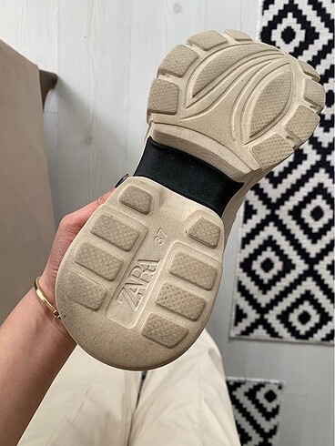 37 Beden beyaz Renk Zara spor ayakkabı