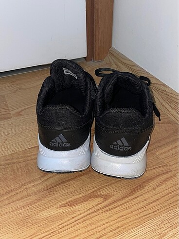 40 Beden Adidas spor ayakkabı
