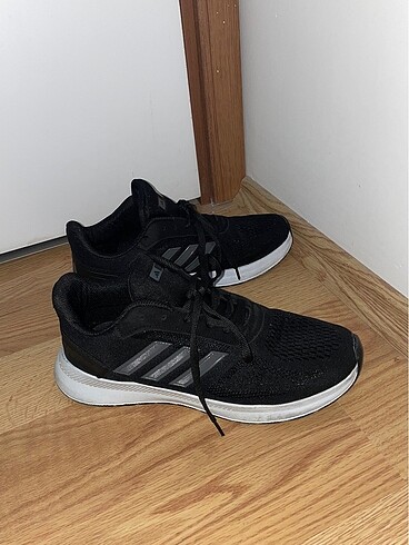 40 Beden siyah Renk Adidas spor ayakkabı
