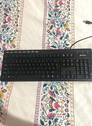 A4 tech F klavye