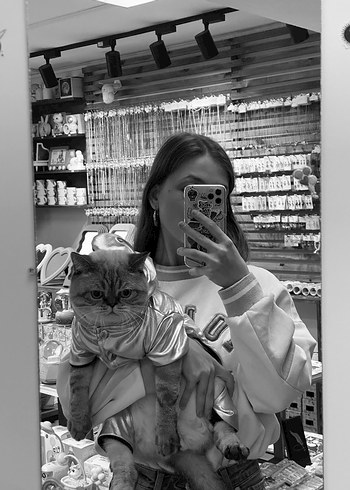 Gri Parlak Kedi Montu - Görsel 2