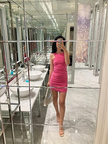 Pembe Elbise