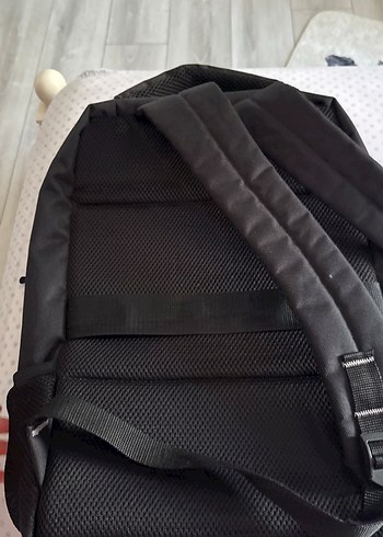 Diğer Ortopedik 7 bölmeli korumalı bilgisayar çantası