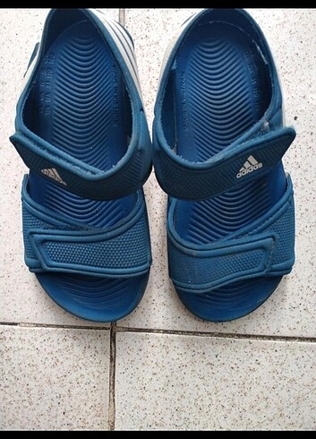 Adidas sandalet
