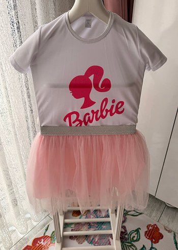 Pembe tütü etek ve barbie baskılı tsört - Görsel 2