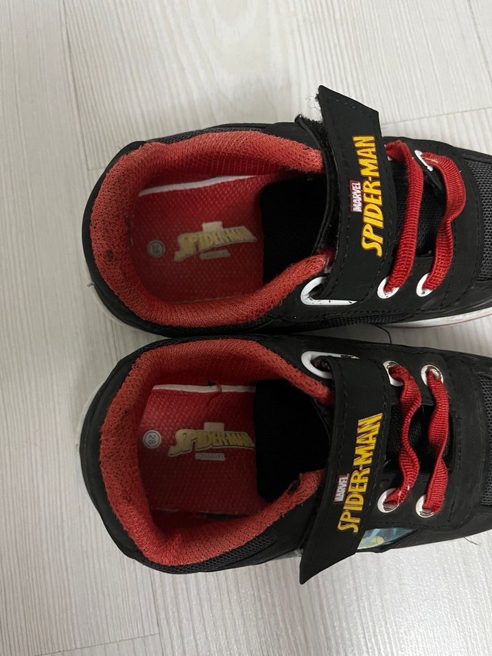 Spider-Man desenli renkli çocuk spor ayakkabı - Görsel 3