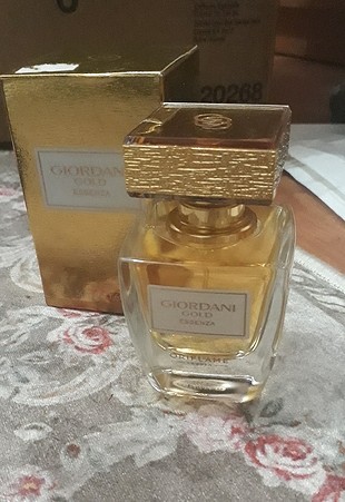 oriflame giordani gold essenza parfüm