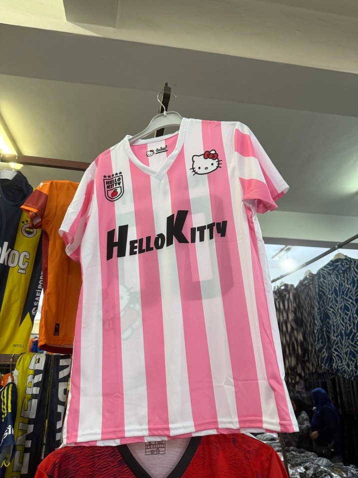 Pembe Hello Kitty Baskılı kadın tişört forma - Görsel 2