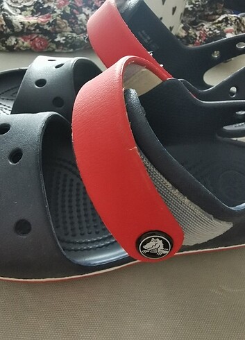 32 Beden lacivert Renk Orijinal crocs marka sıfır kız çocuk sandalet