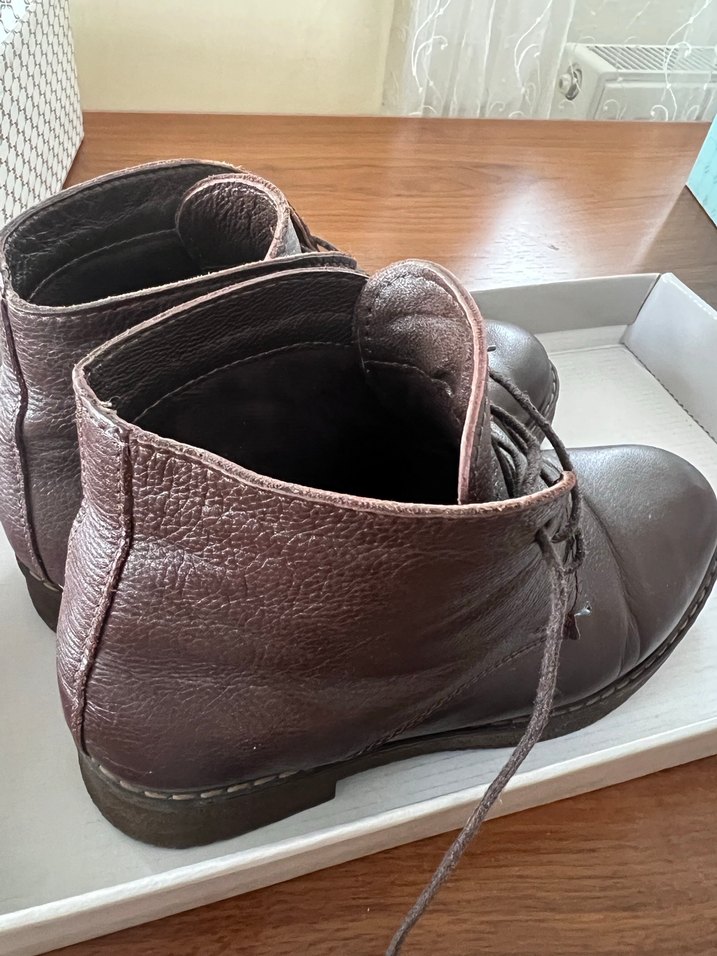 Deri Kadın Bot - Görsel 3