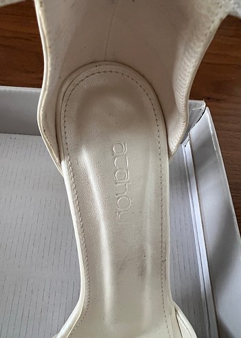 Beyaz Tokalı Kadın Abiye Ayakkabı - Görsel 3