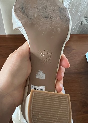 Beyaz Tokalı Kadın Abiye Ayakkabı - Görsel 2