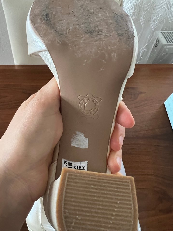 Beyaz Tokalı Kadın Abiye Ayakkabı - Görsel 2