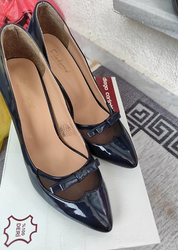 Diğer Mavi Parlak Tokalı Stiletto Kadın Ayakkabı