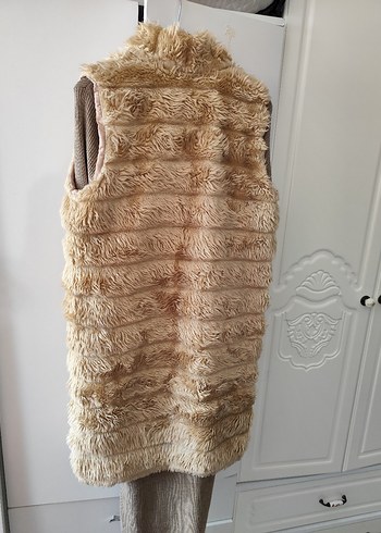 Uzun Kürklü Bej Kadın Yelek - Görsel 2