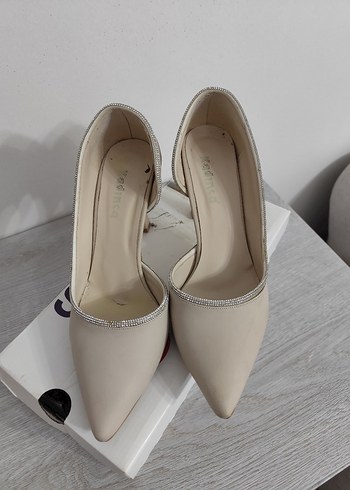 Bej Modern Klasik Yüksek Topuklu Kadın Ayakkabı - Görsel 3