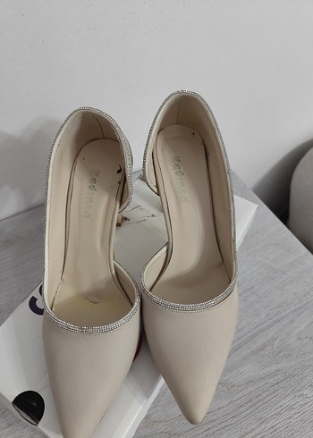 Bej Modern Klasik Yüksek Topuklu Kadın Ayakkabı - Görsel 4