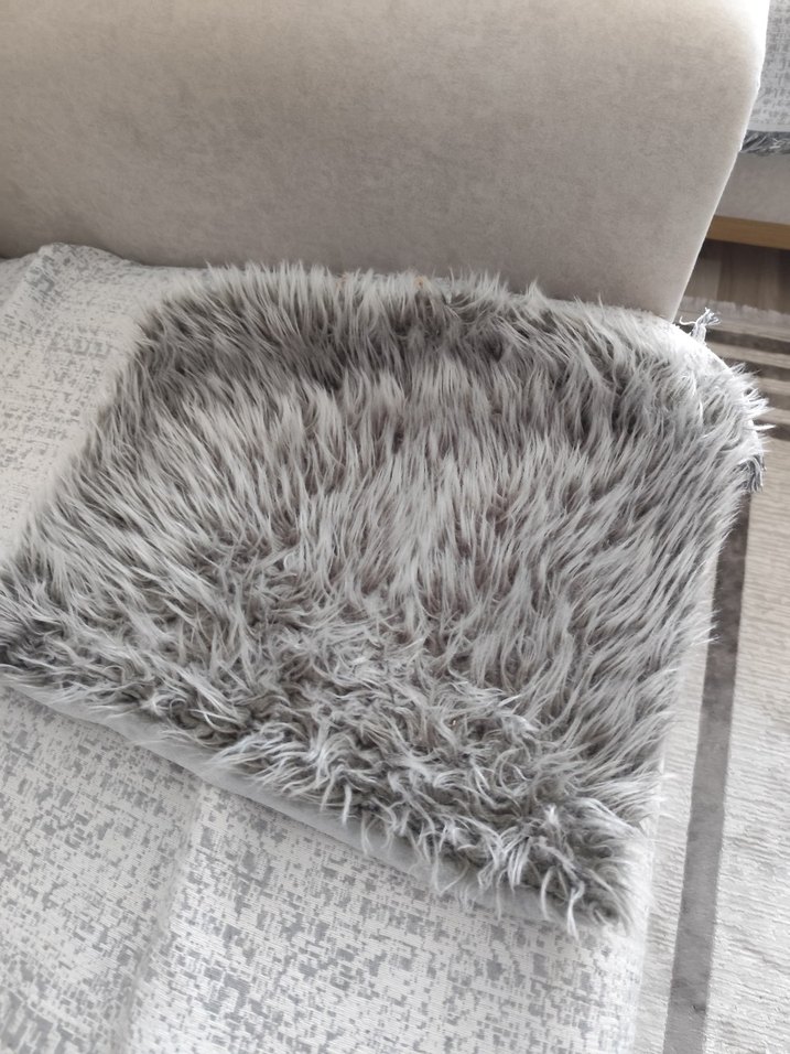 Gri Peluş Modern Dekoratif Yastık - Görsel 3