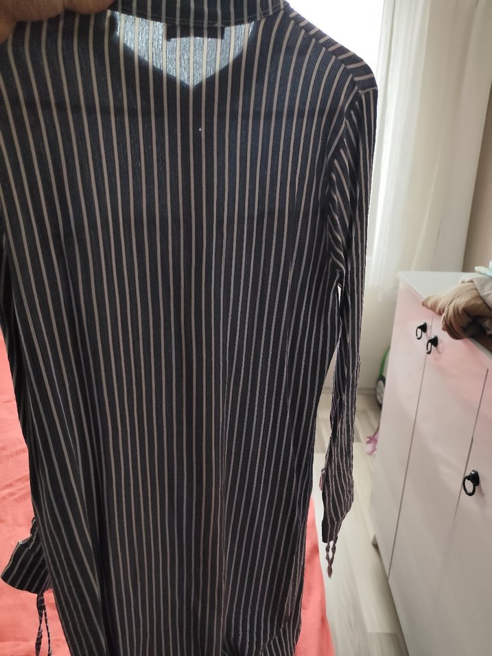 Uzun Kollu Gri Çizgili Keten Gömlek - Görsel 4