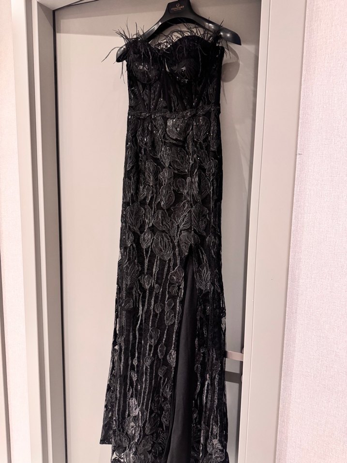 Siyah Dantel İşlemeli Uzun Straplez Abiye Elbise - Görsel 3