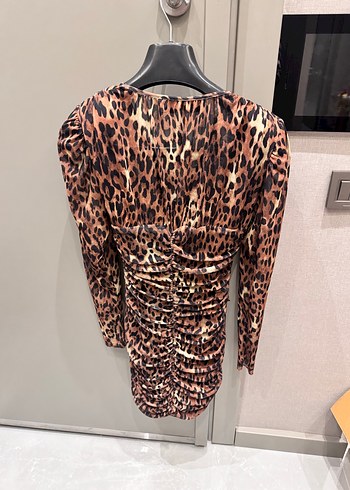 Leopar Desenli Uzun Kollu Drapeli Elbise - Görsel 2